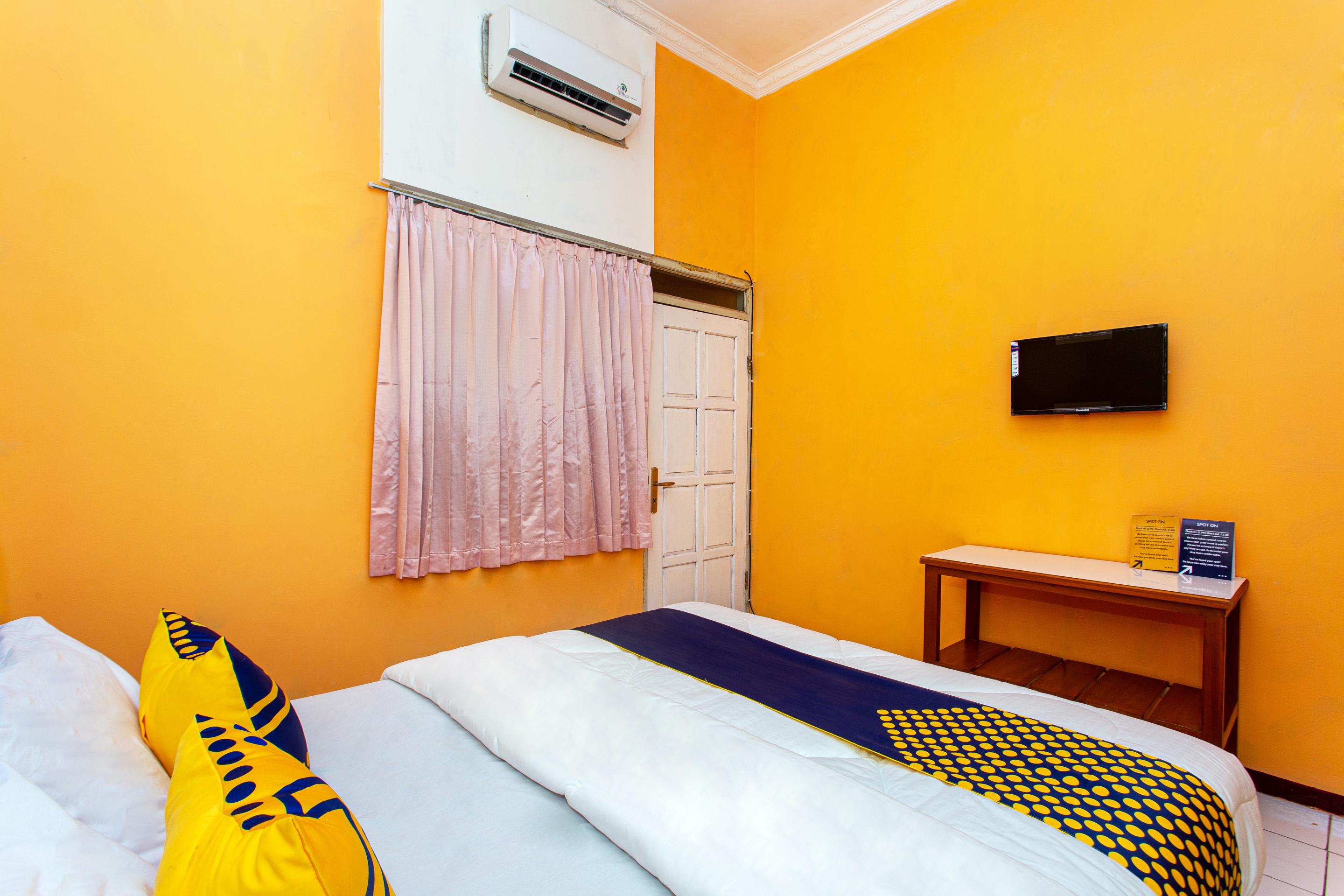 Hotel Spot On 2697 Homy House Semarang Exterior foto