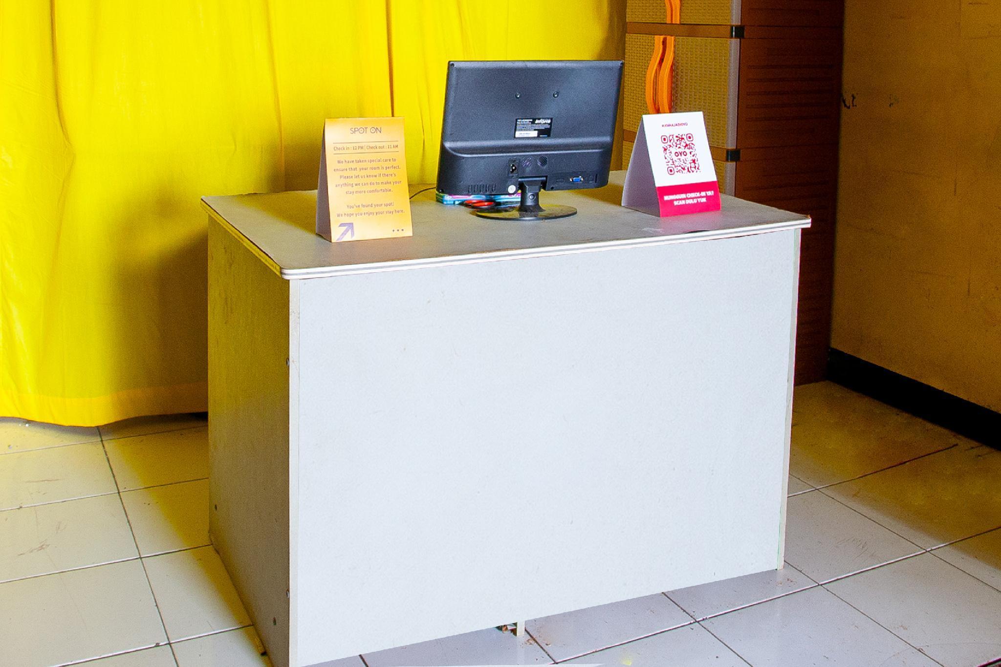 Hotel Spot On 2697 Homy House Semarang Exterior foto